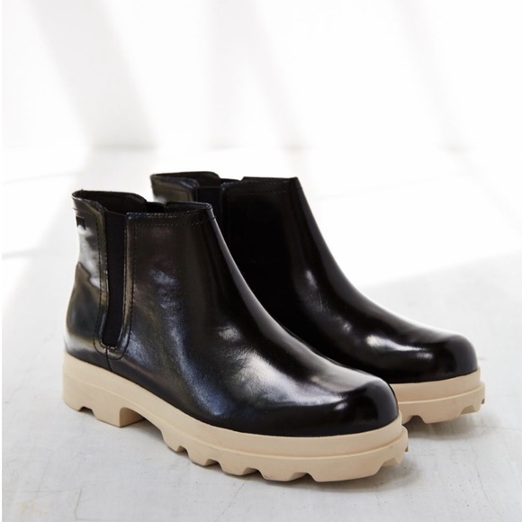 Camper Shoes - CAMPER Black Leather Chelsea Boot, Size 37